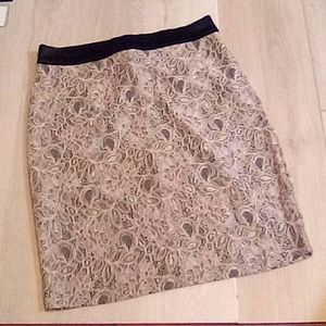 4/$13 Forever 21 lace lined skirt